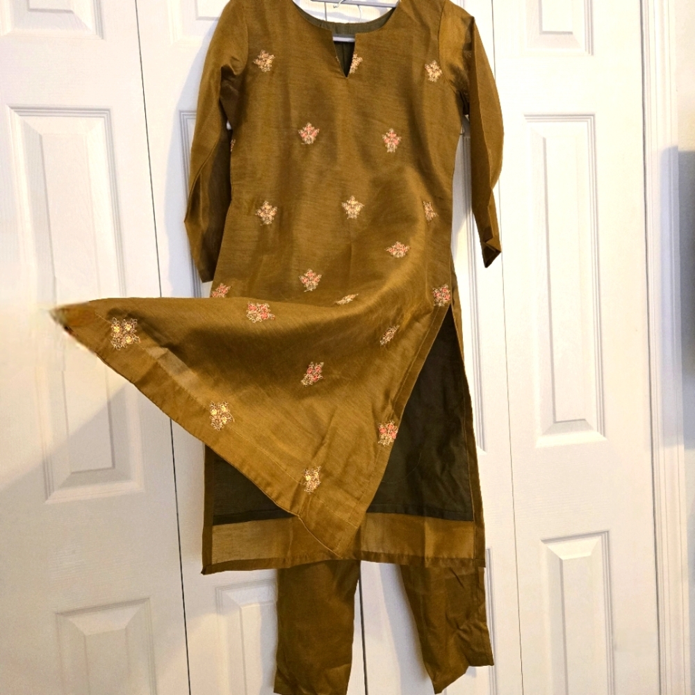 NEW Indian Panjabi Embroiderd Chudidar Salwar Suit